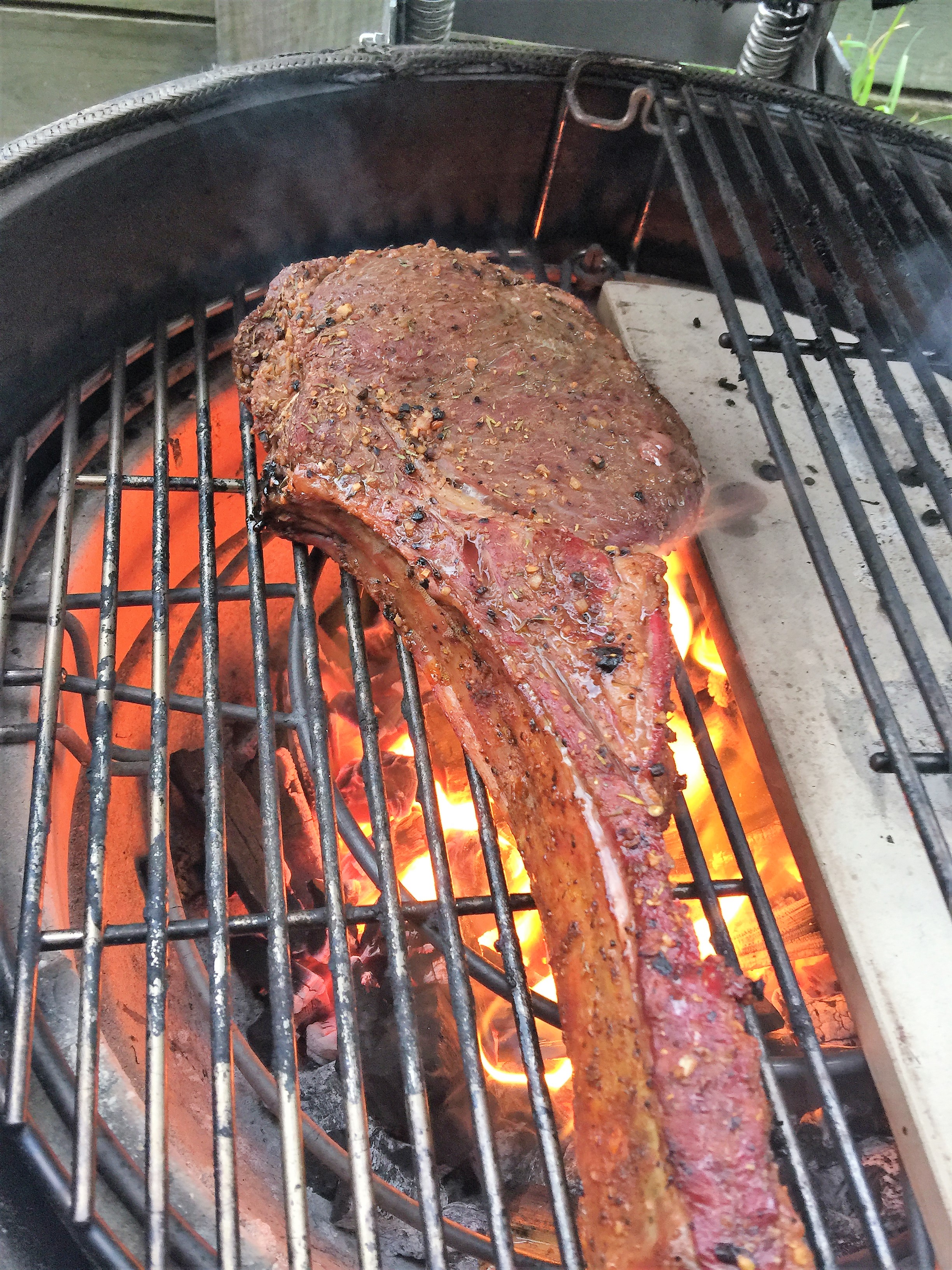 steaks on kamado joe